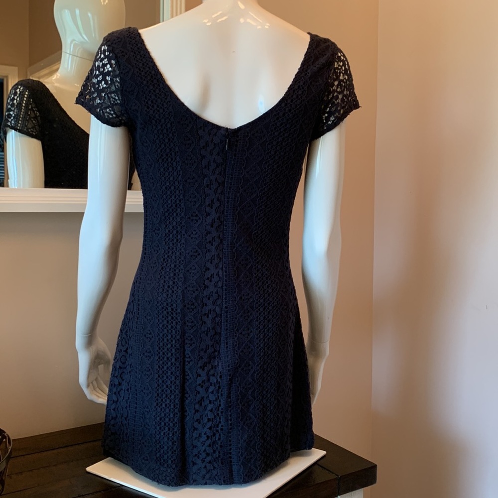 EUC Hollister Lace Dress • Size 3 - Picture 5 of 11